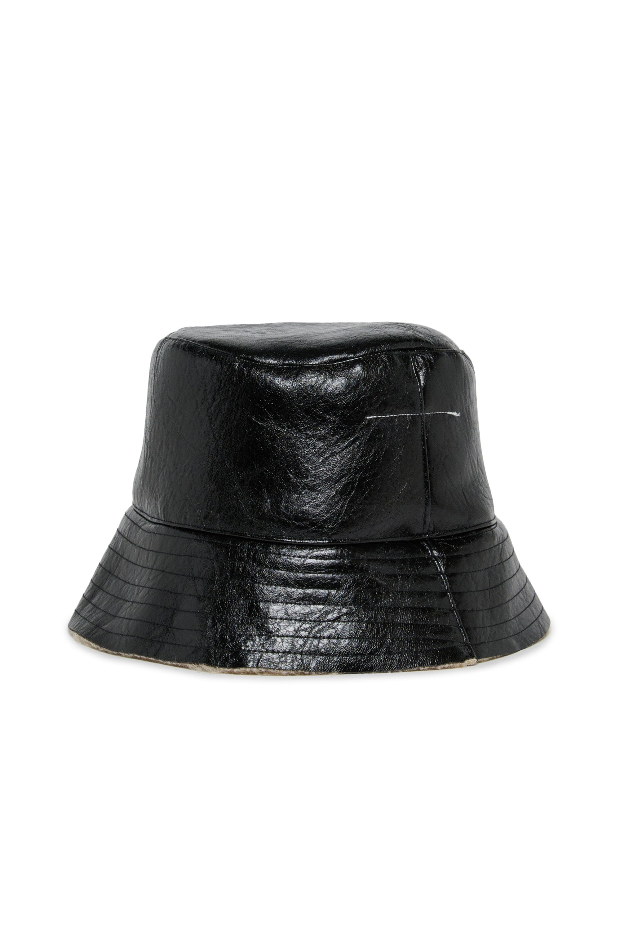 Bucket hat with logo