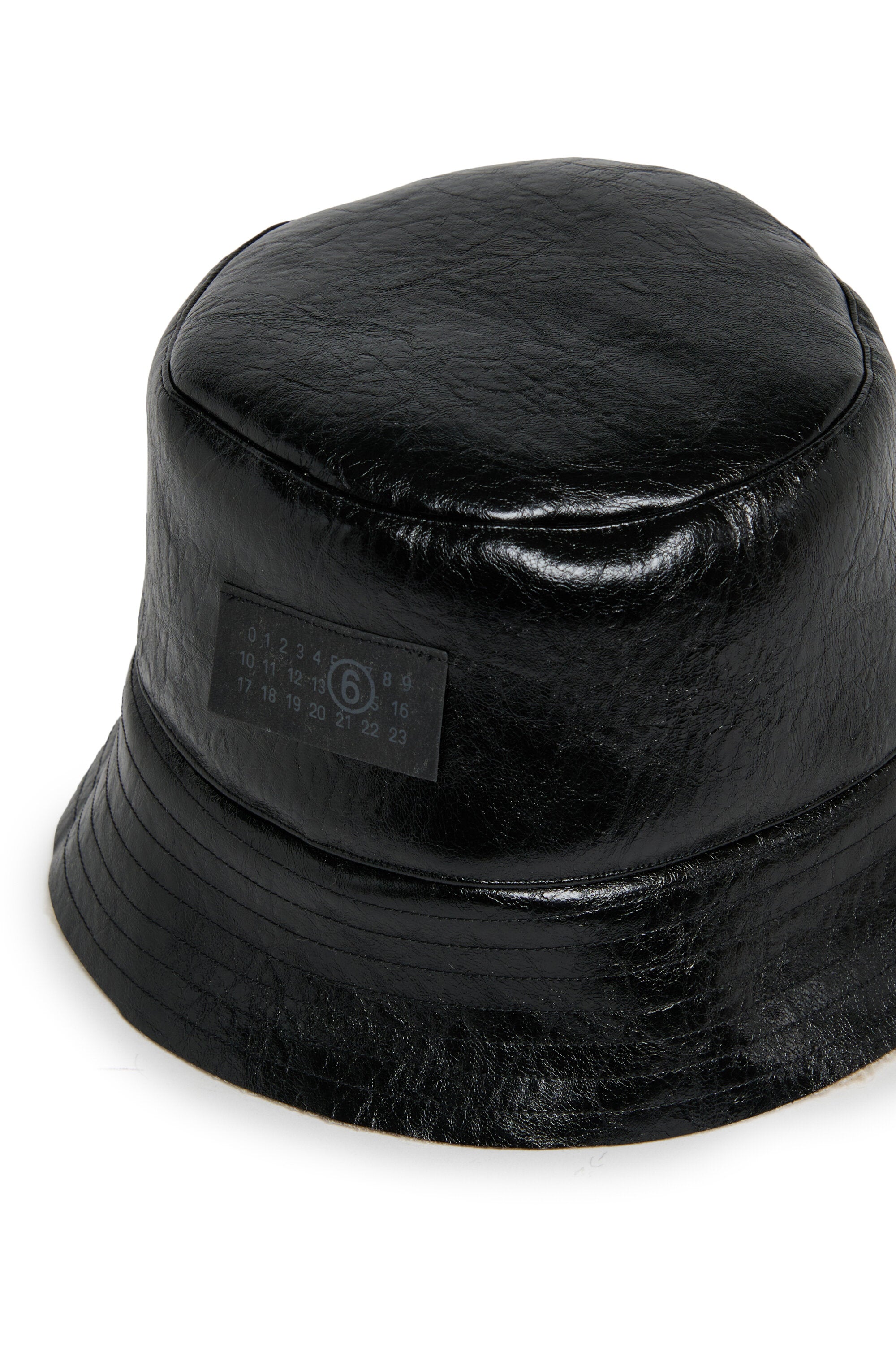 Bucket hat with logo