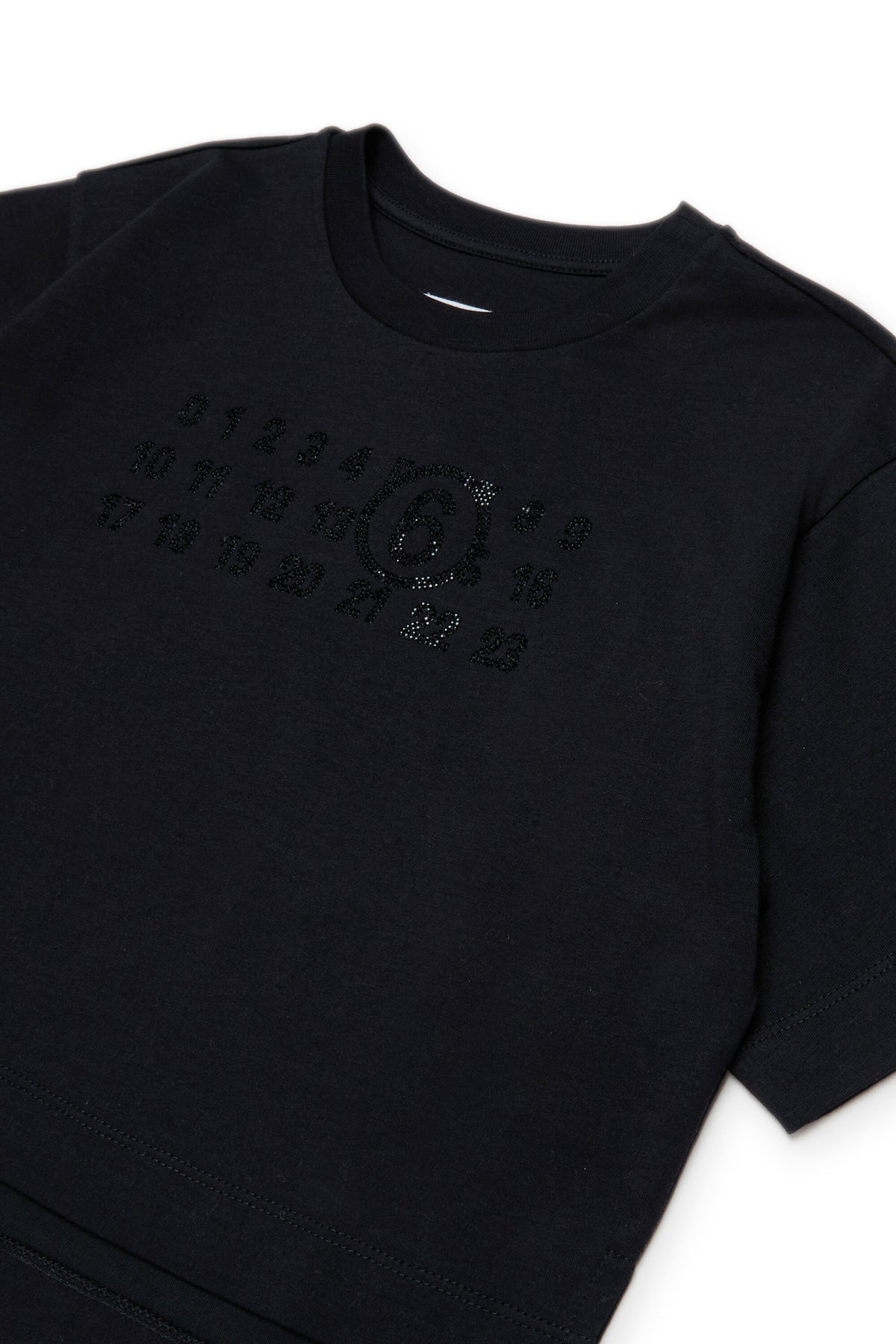 ロゴ付きTシャツ