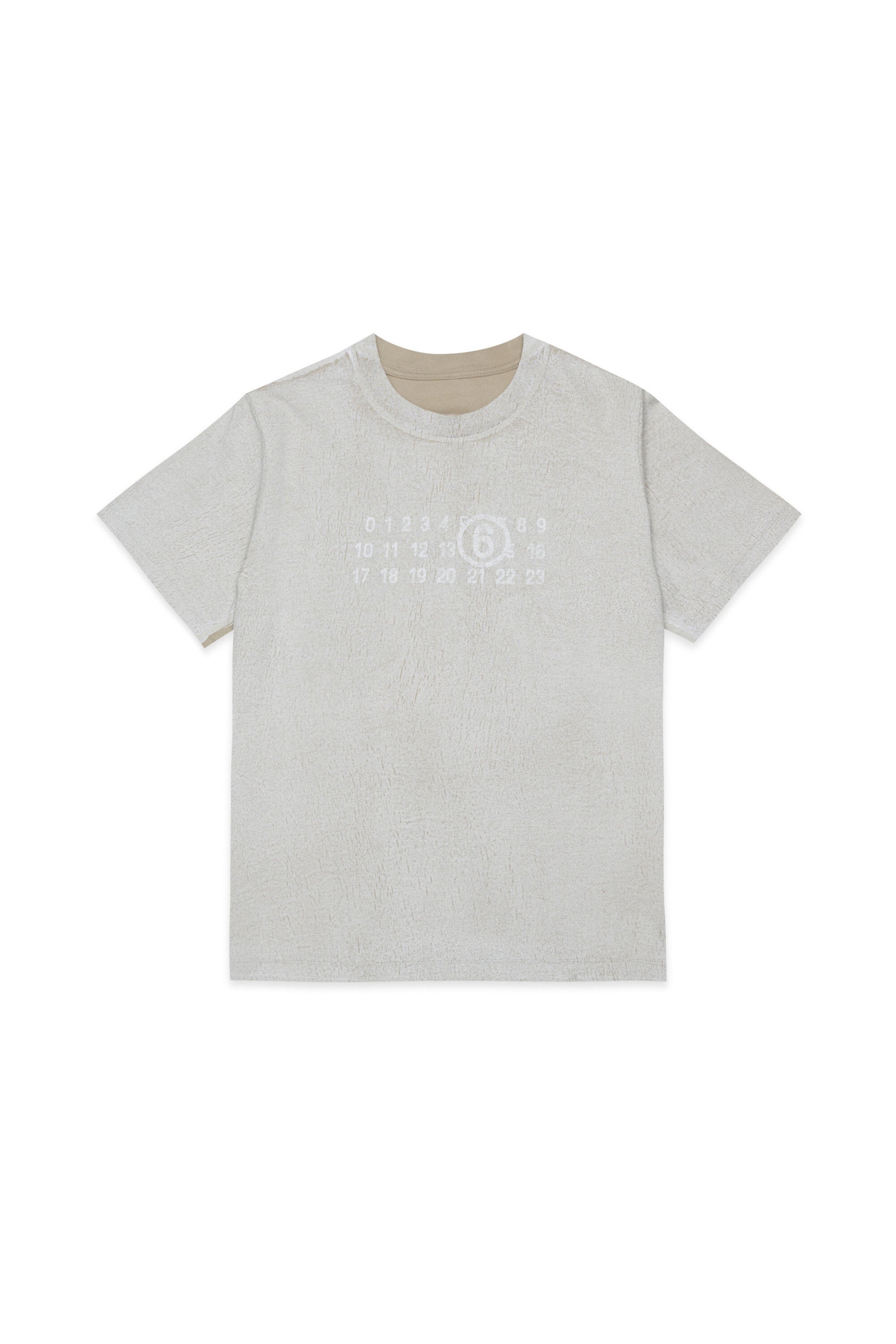 ロゴ入りTシャツ