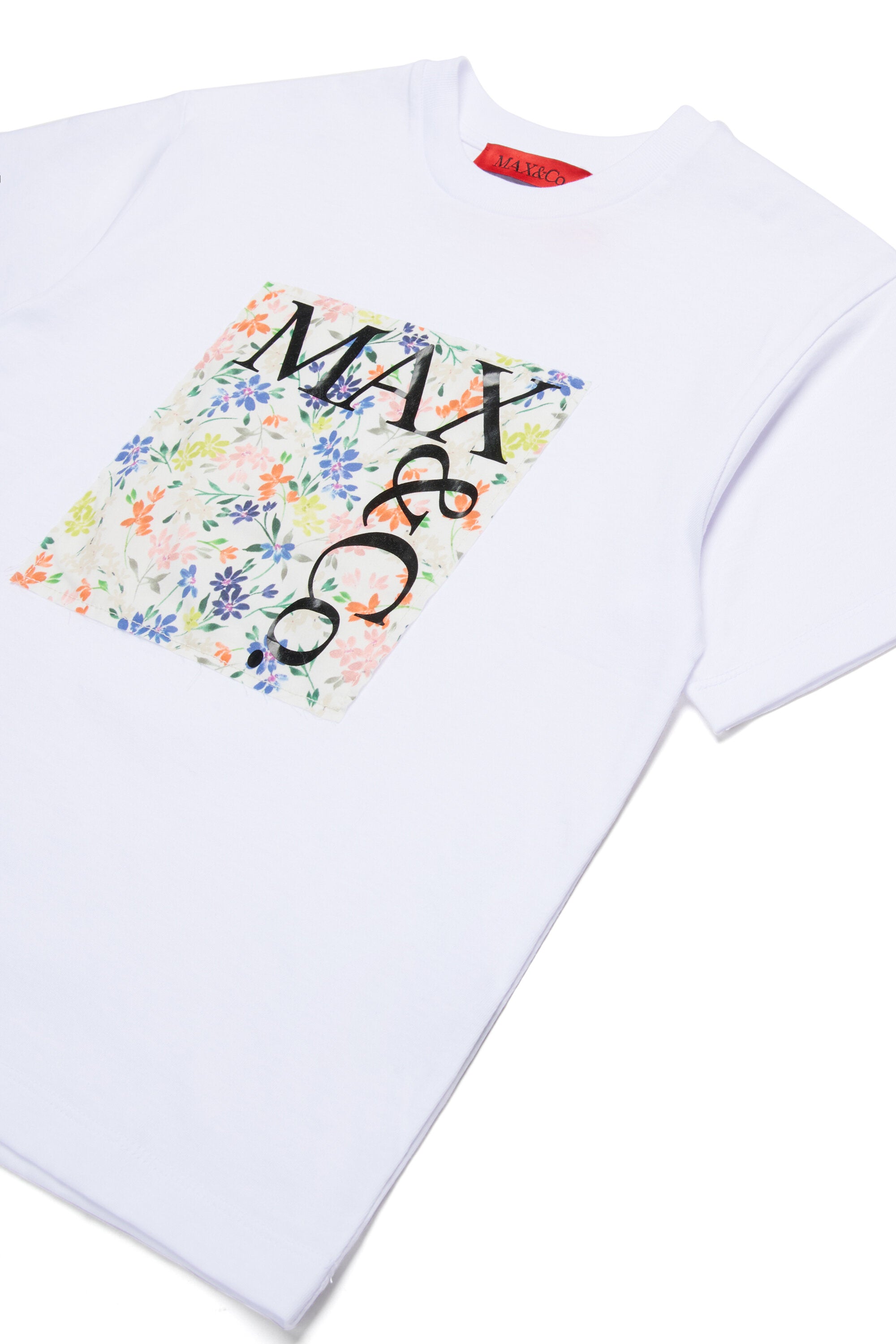 T-shirt with solid floral square