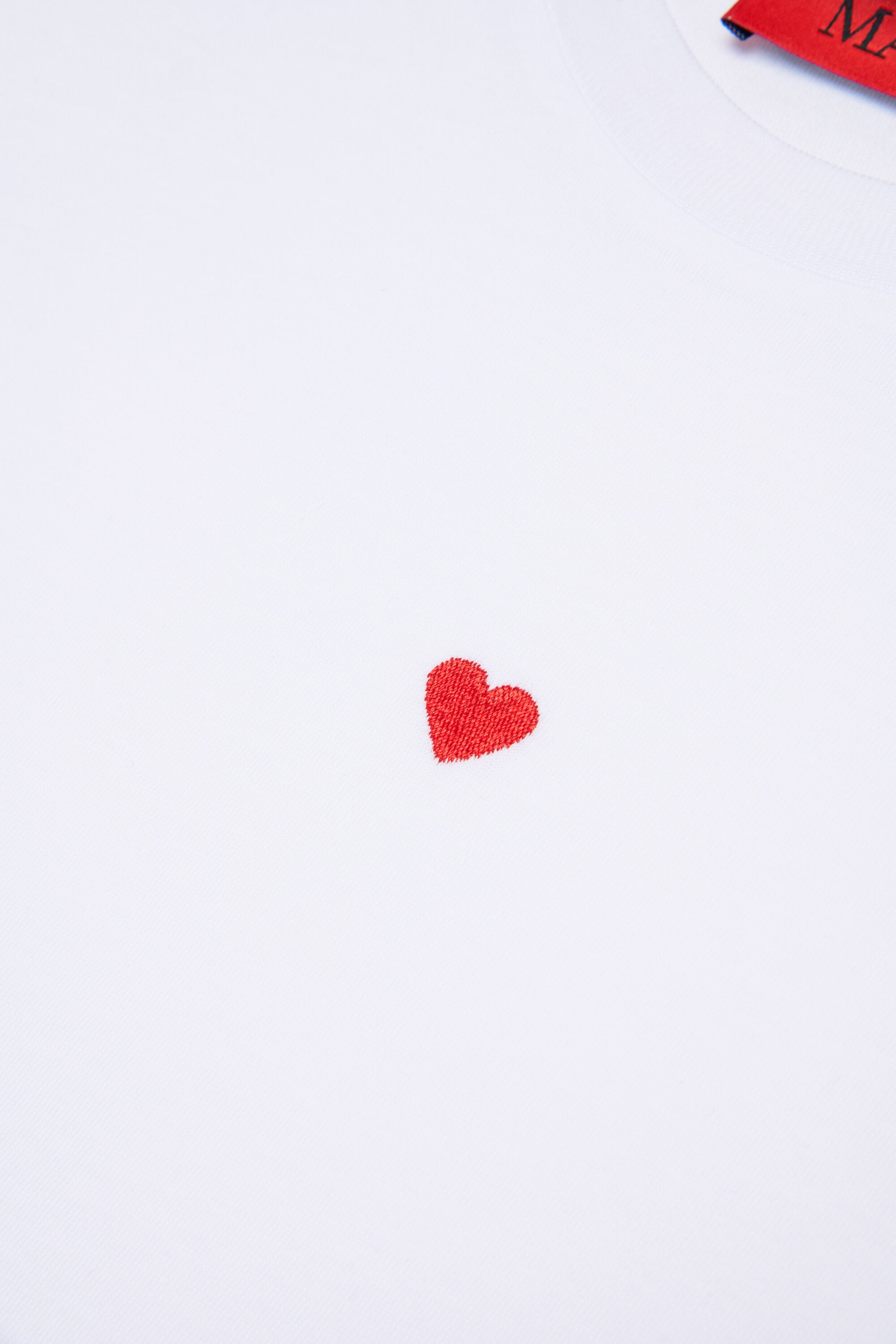 ハート刺繍入りクロップド丈ジャージーTシャツ