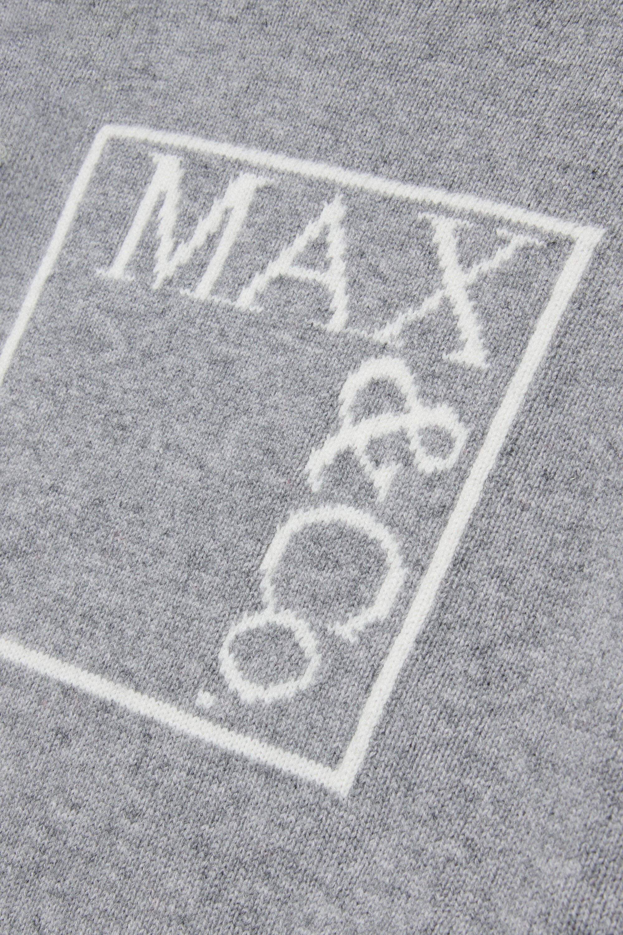 ウールとカシミア混紡のプルオーバー