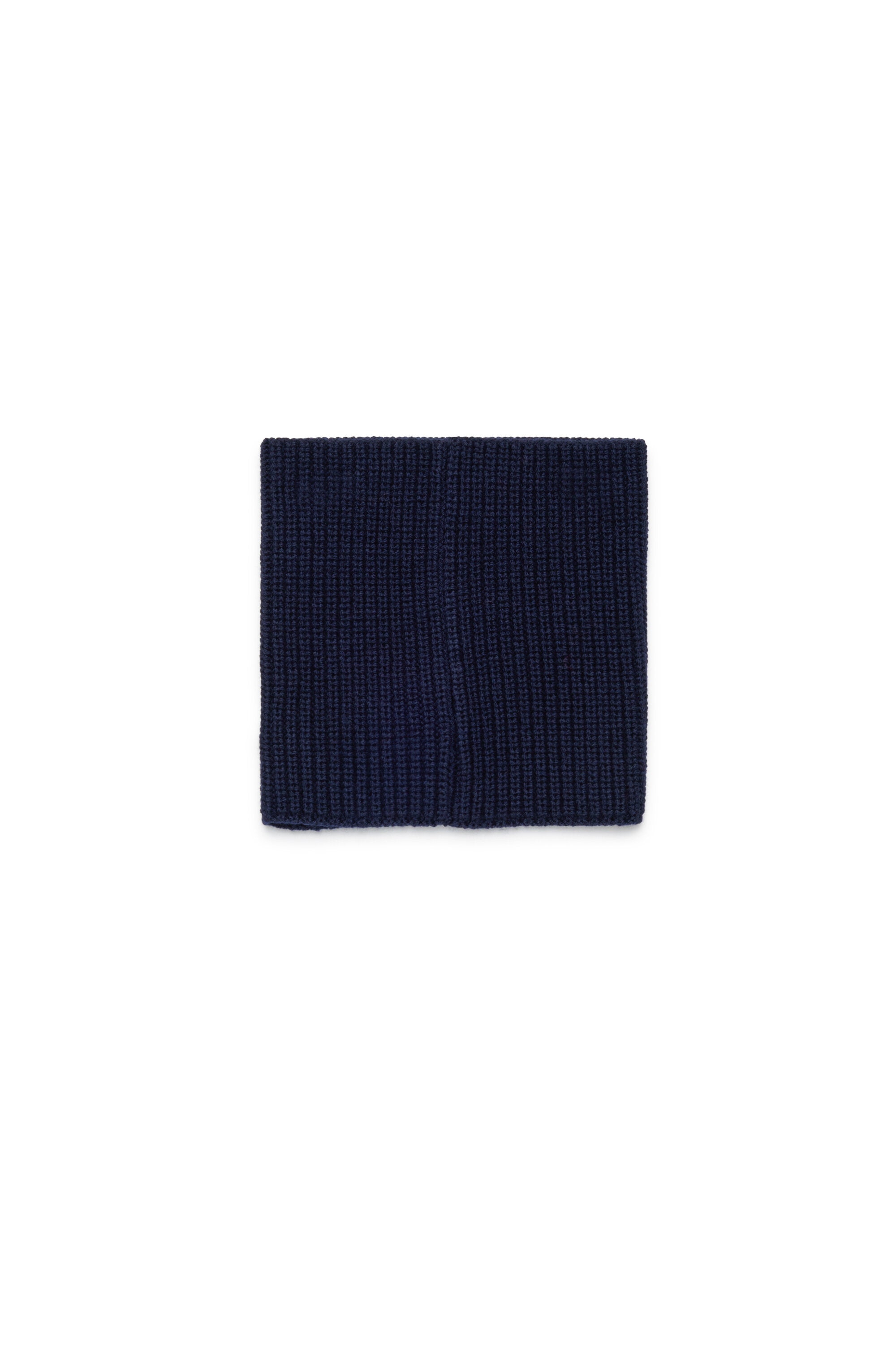 Wool-blend knit collar with patch