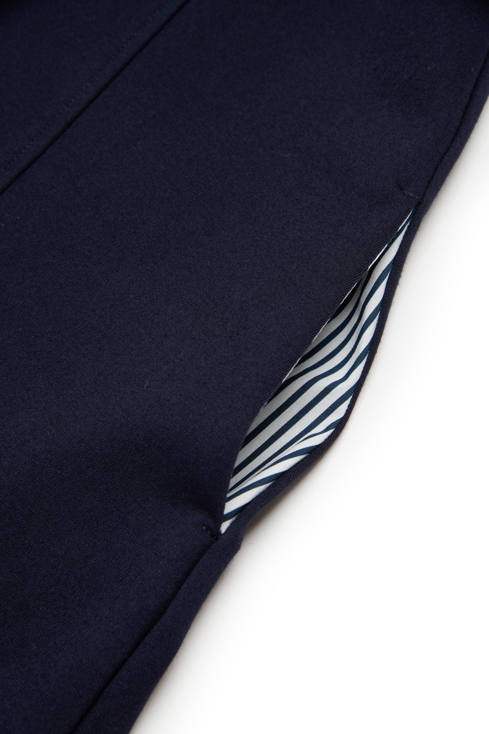 ロゴ入りノースリーブドレス