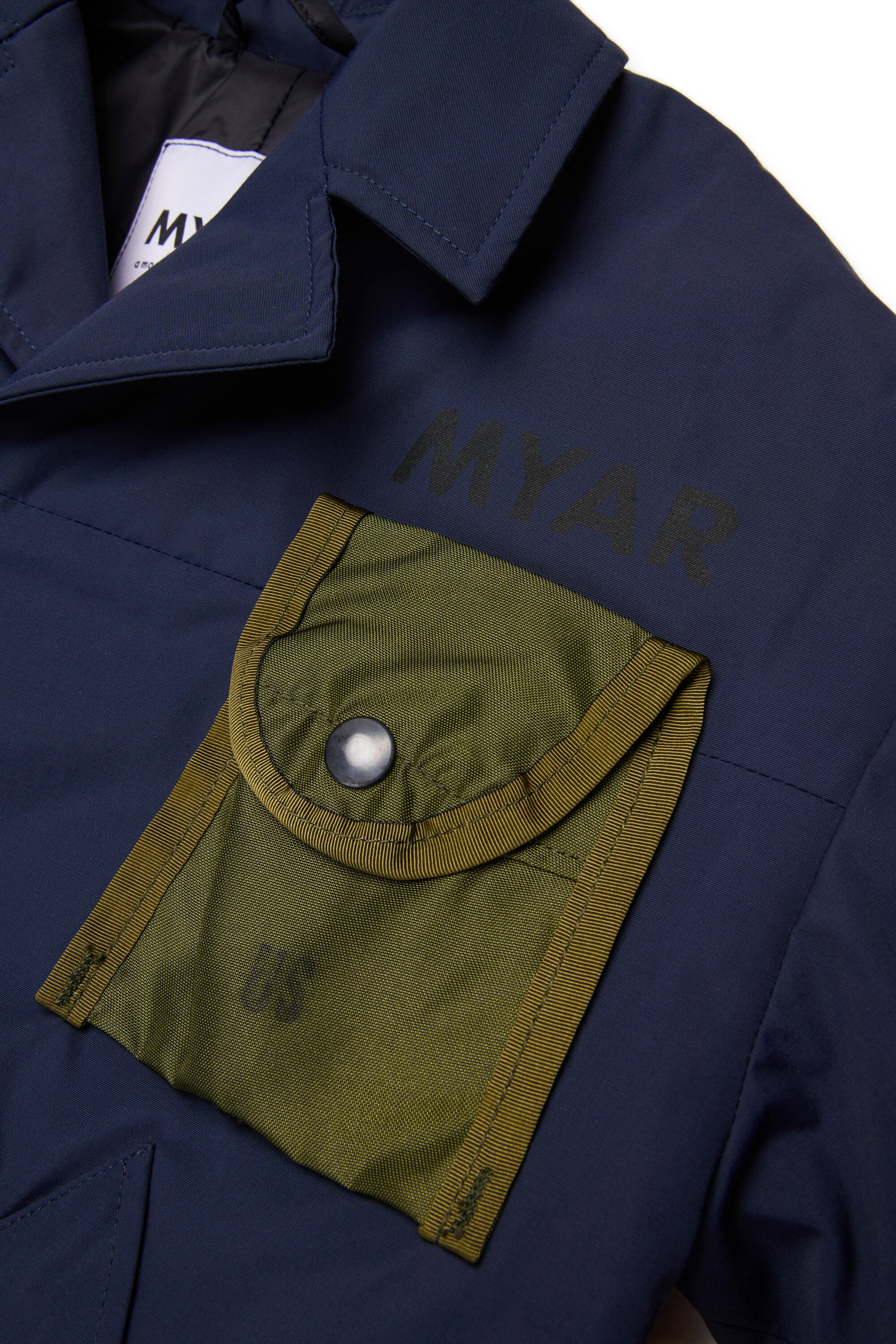 コンパスポケット付きトレンチコート