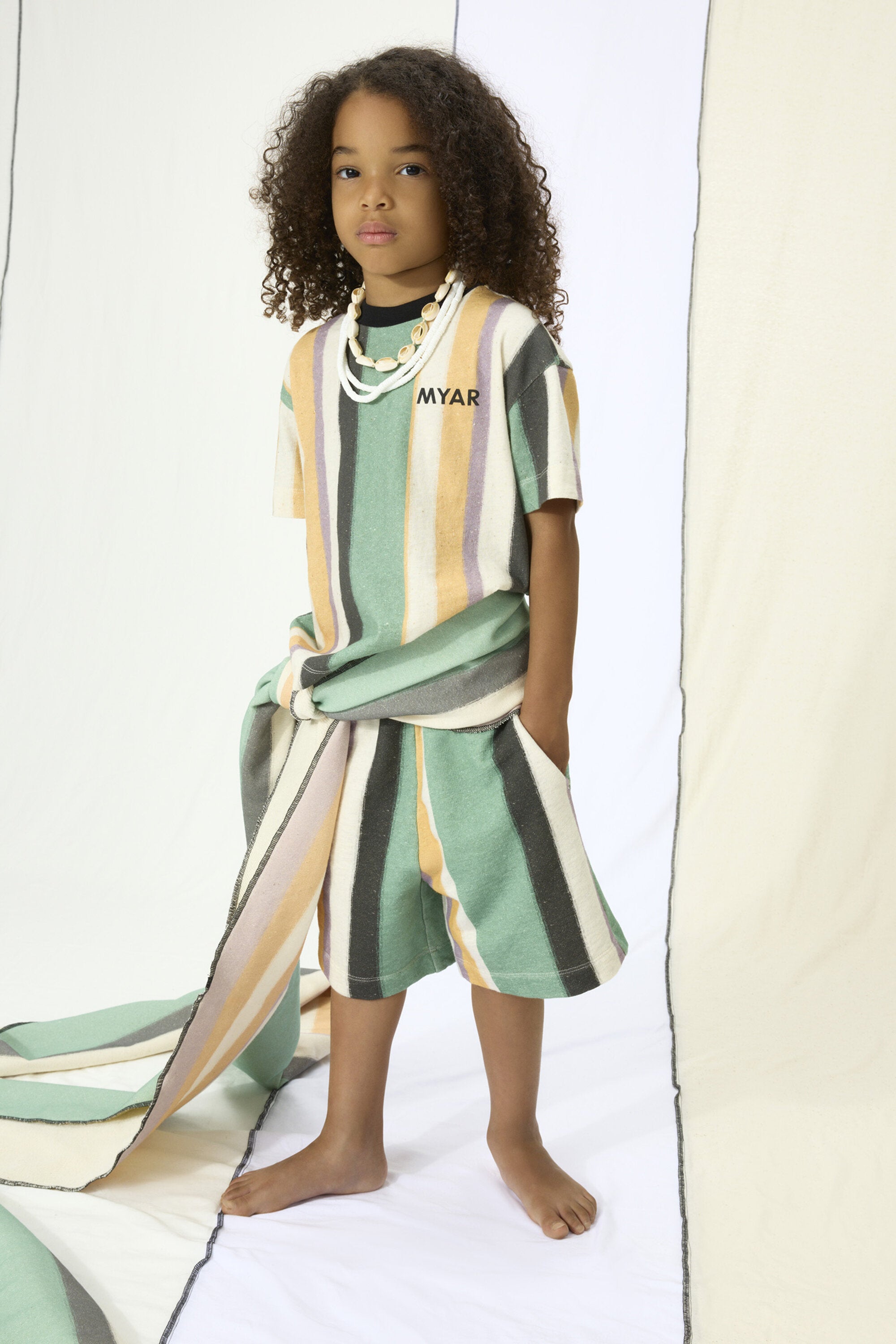 ロゴ入りクルーネックTシャツ