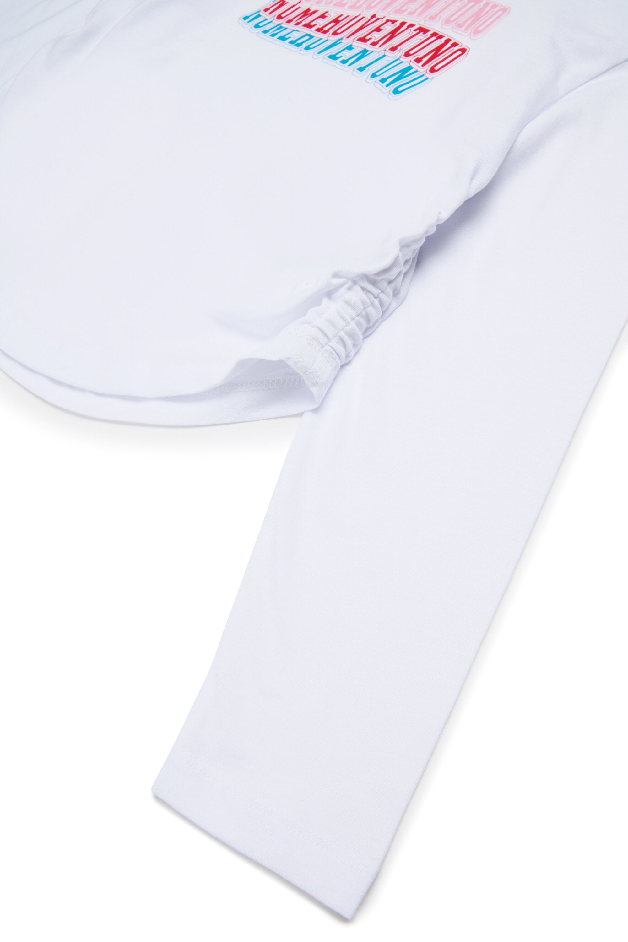 マルチカラーグラフィックの長袖ジャージーTシャツ