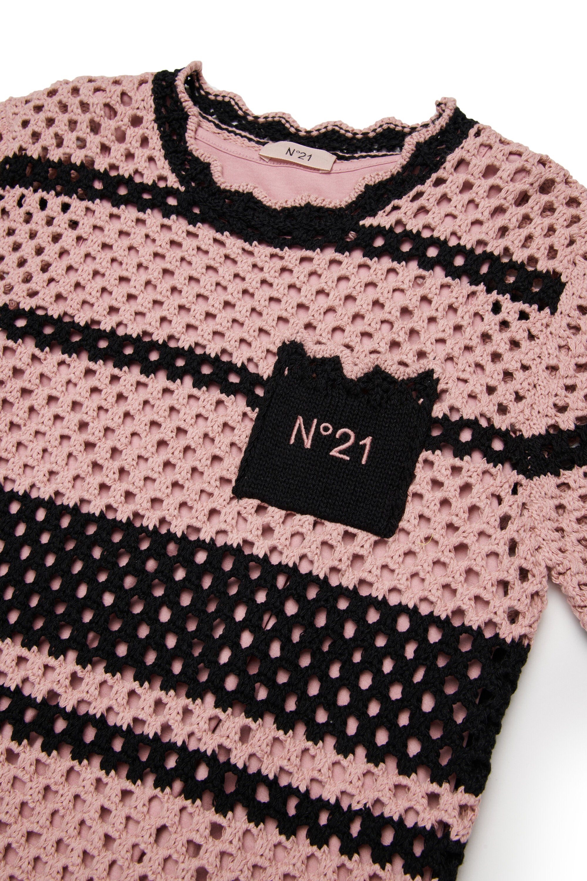 ロゴ入りかぎ針編みドレス