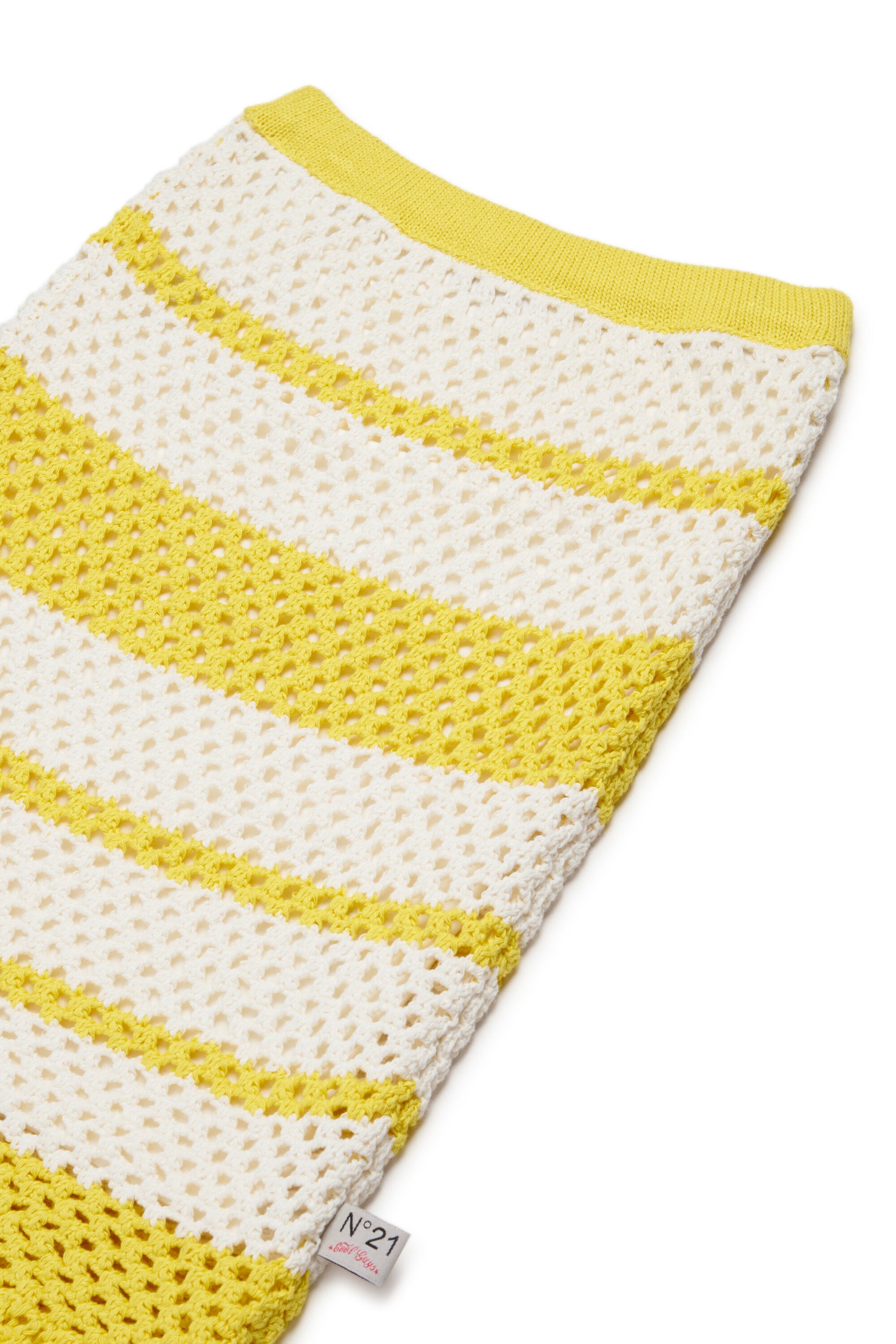 透かし編みのニットスカート