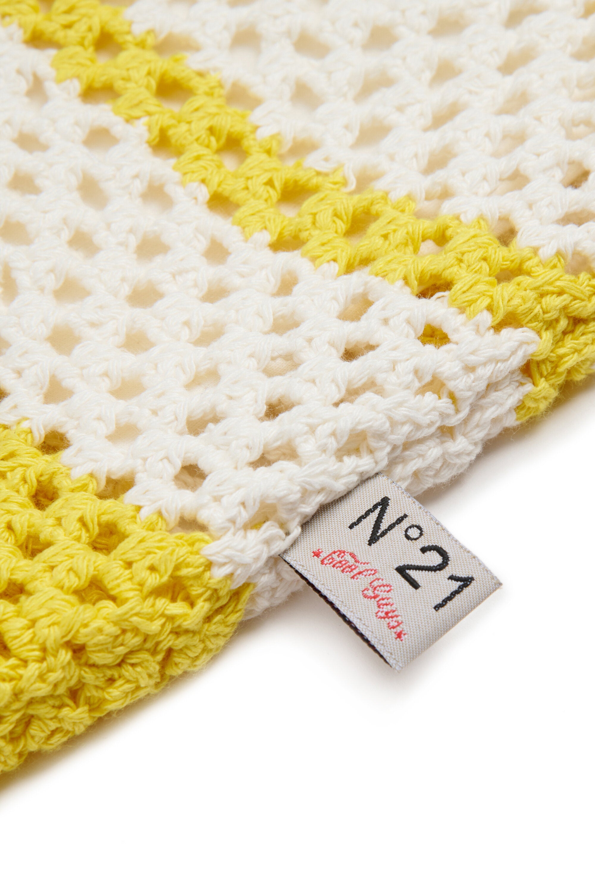 透かし編みのニットスカート