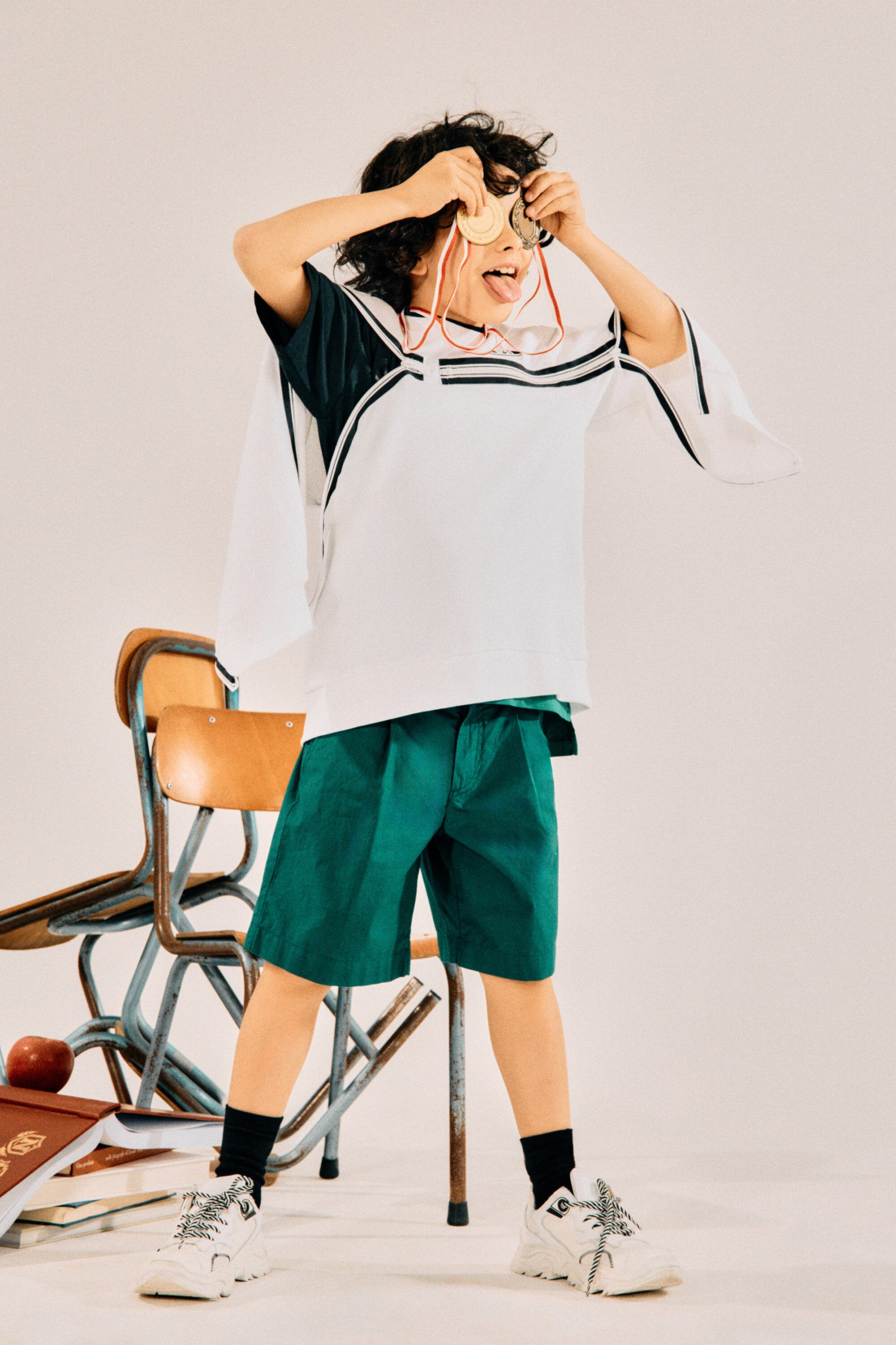 ロゴ入りクルーネック スウェット