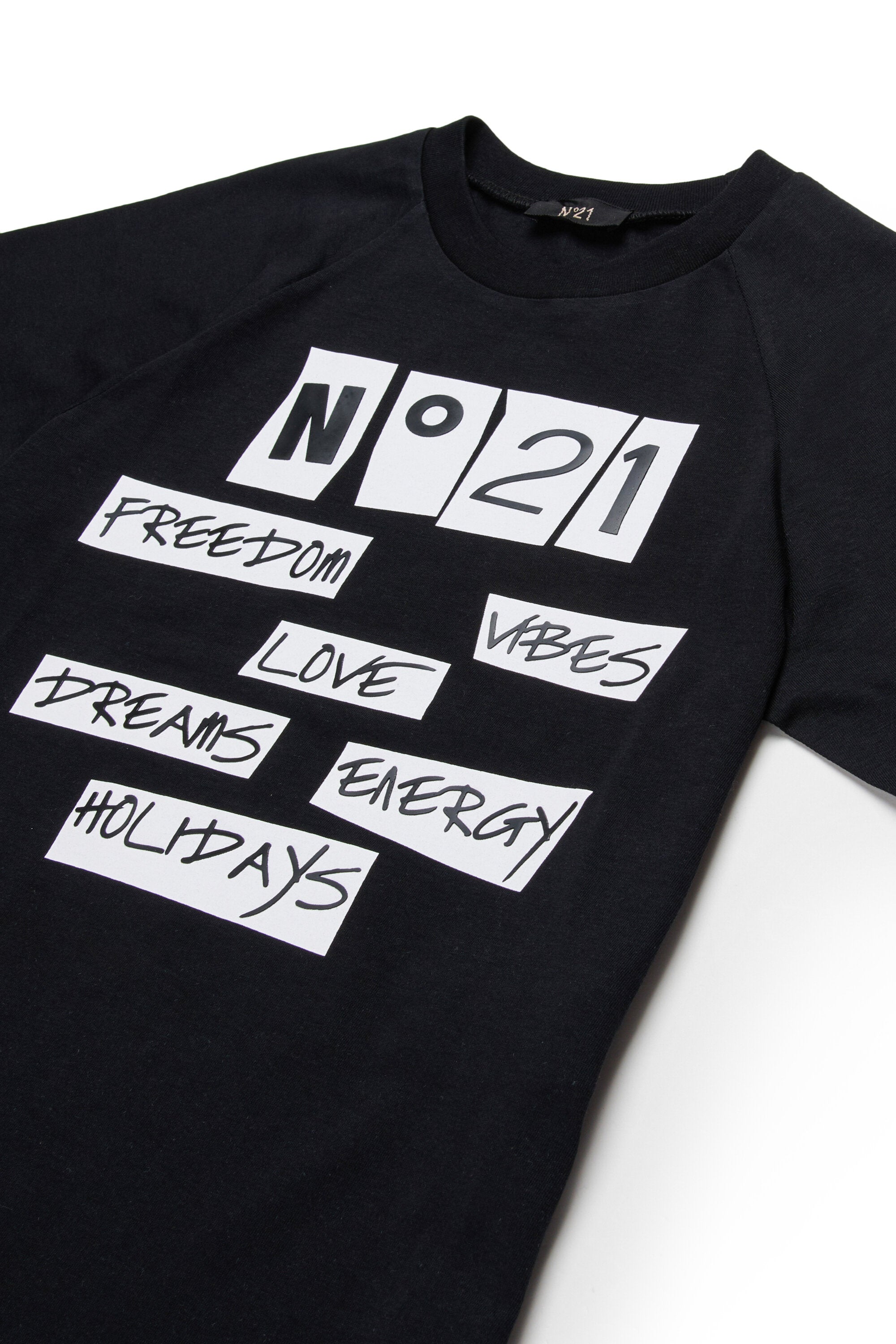 ロゴプリントTシャツ