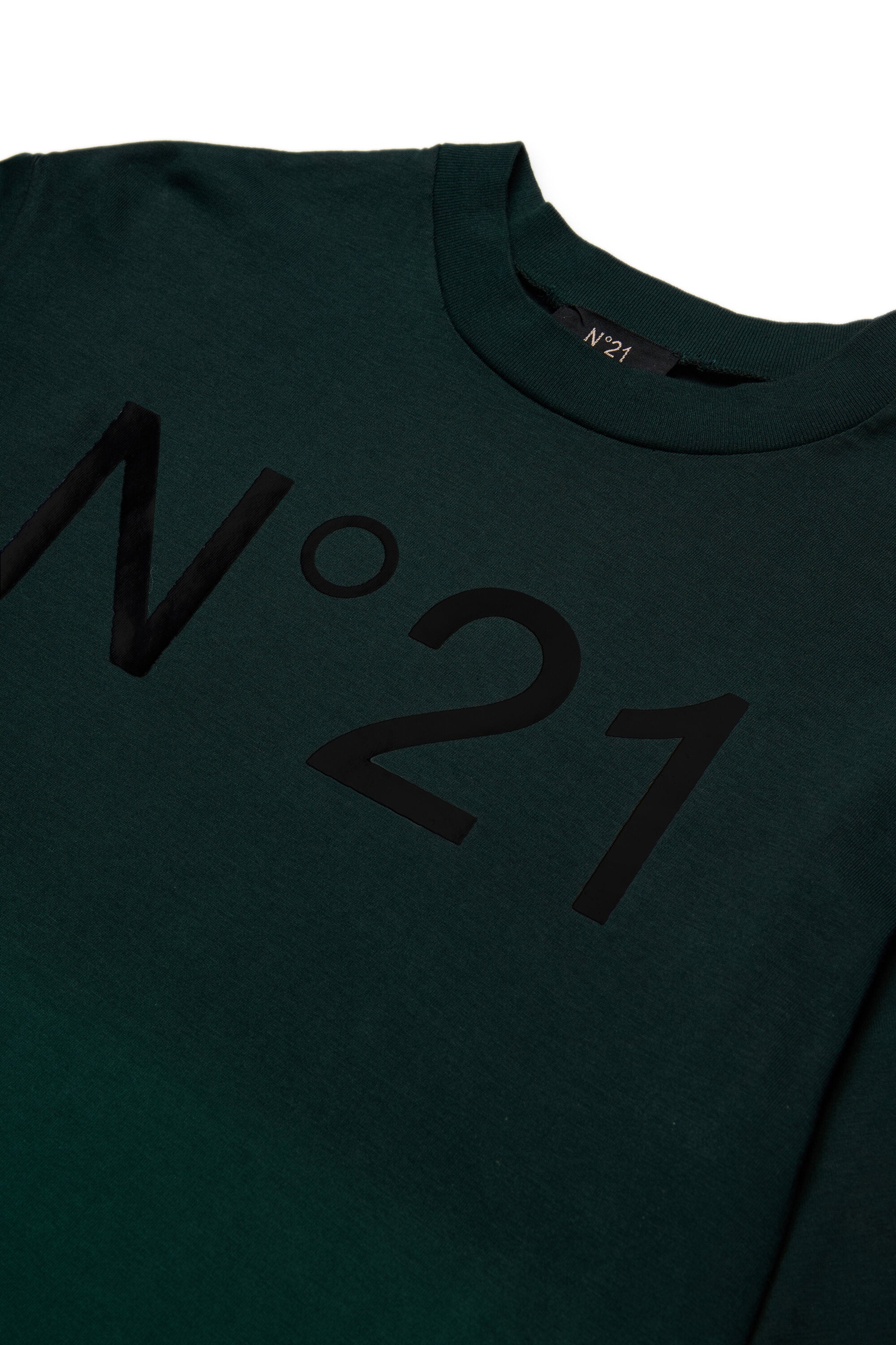 ロゴ入りTシャツ