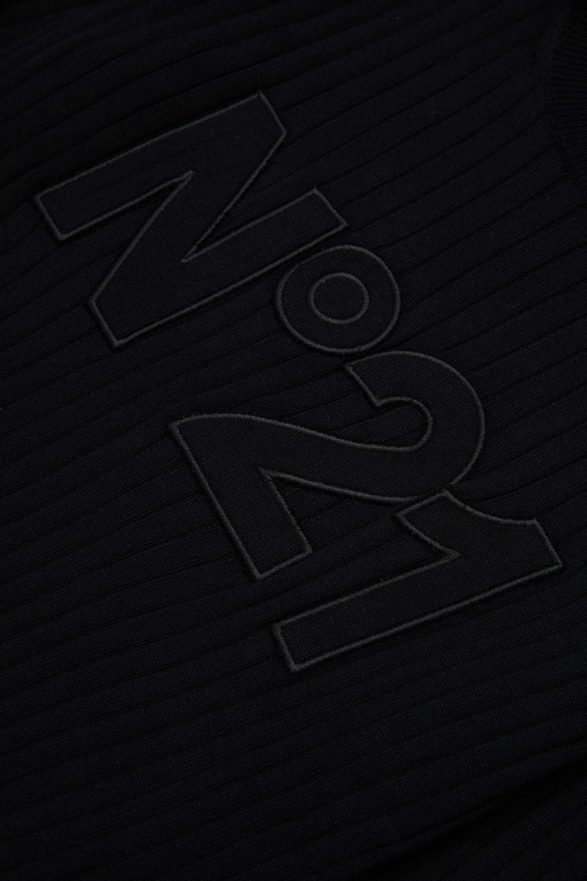 ロゴ入りクルーネックプルオーバー