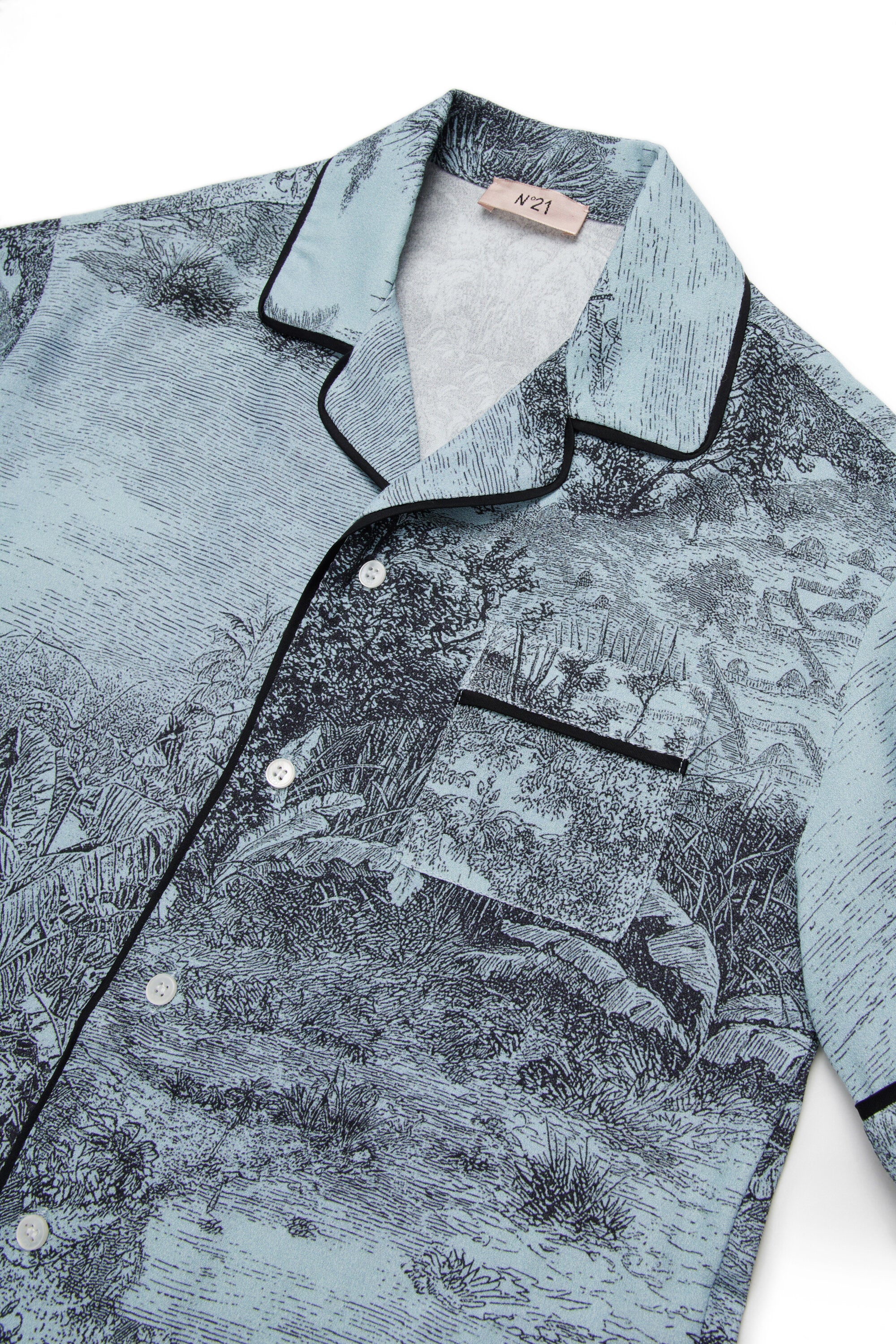 オールオーバープリントの半袖シャツ