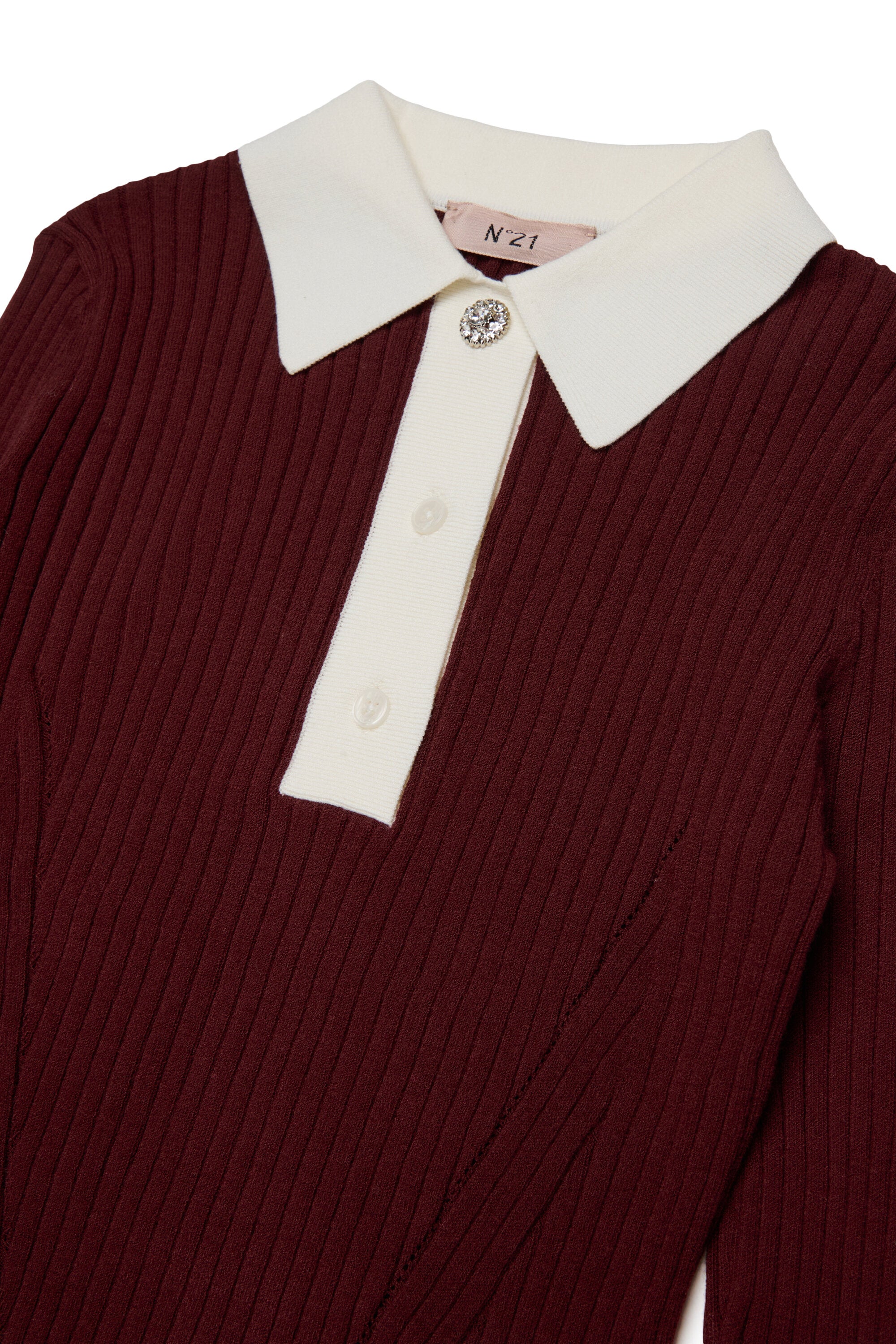 Ribbed pullover with contrast collar