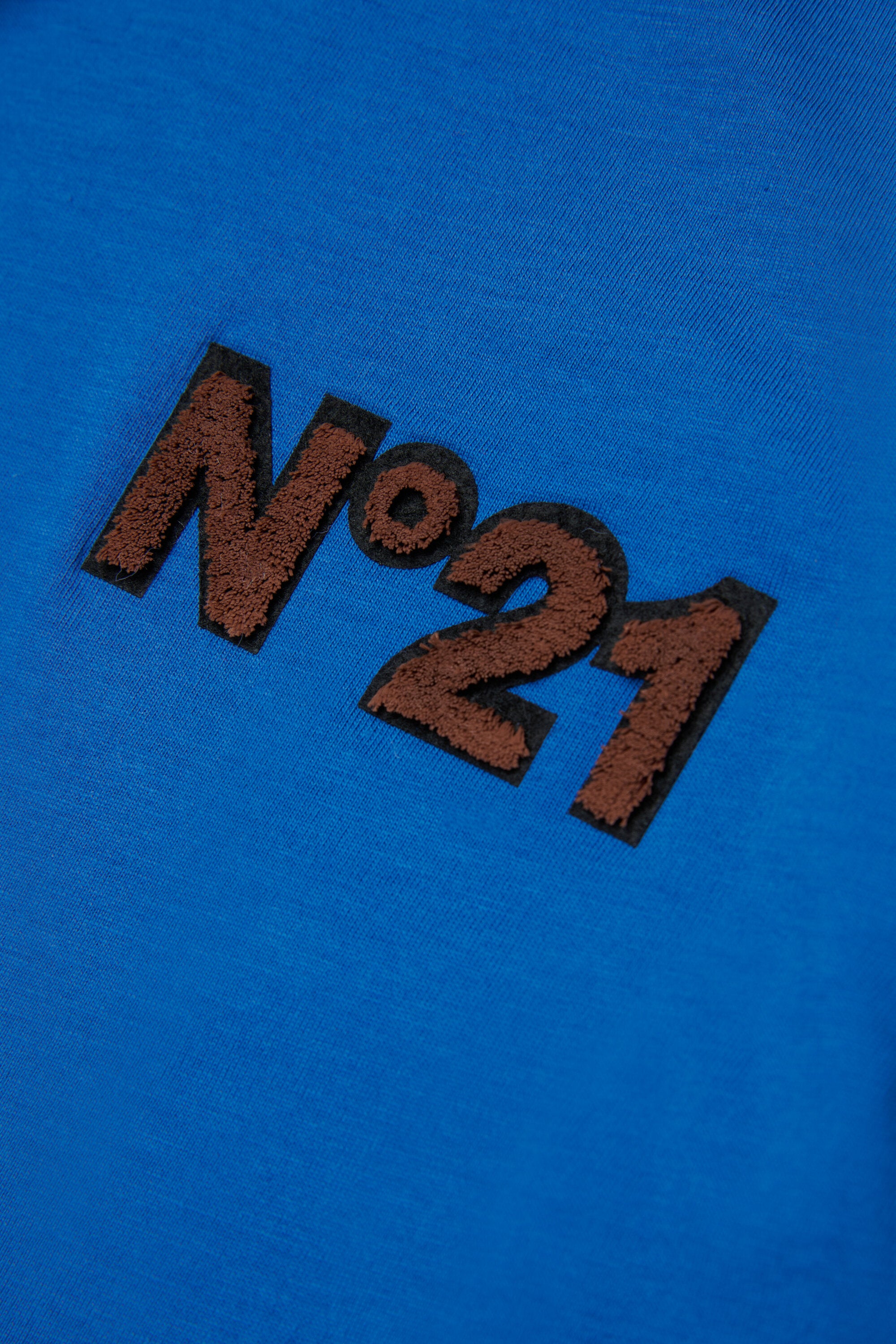 ロゴ入りTシャツ