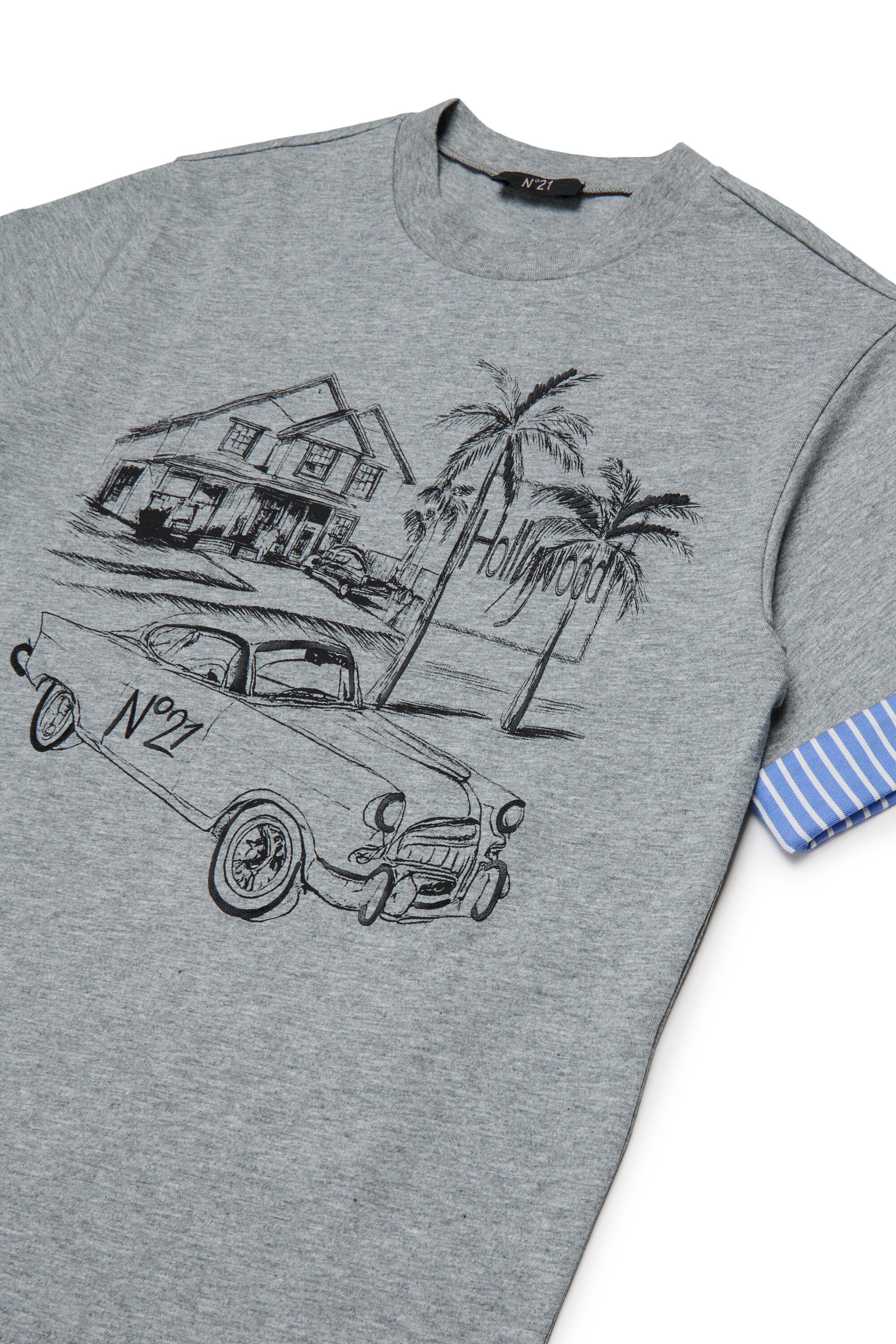 プリント入りTシャツ、ストライプ柄の袖