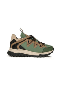 Hiking-style low top trainers