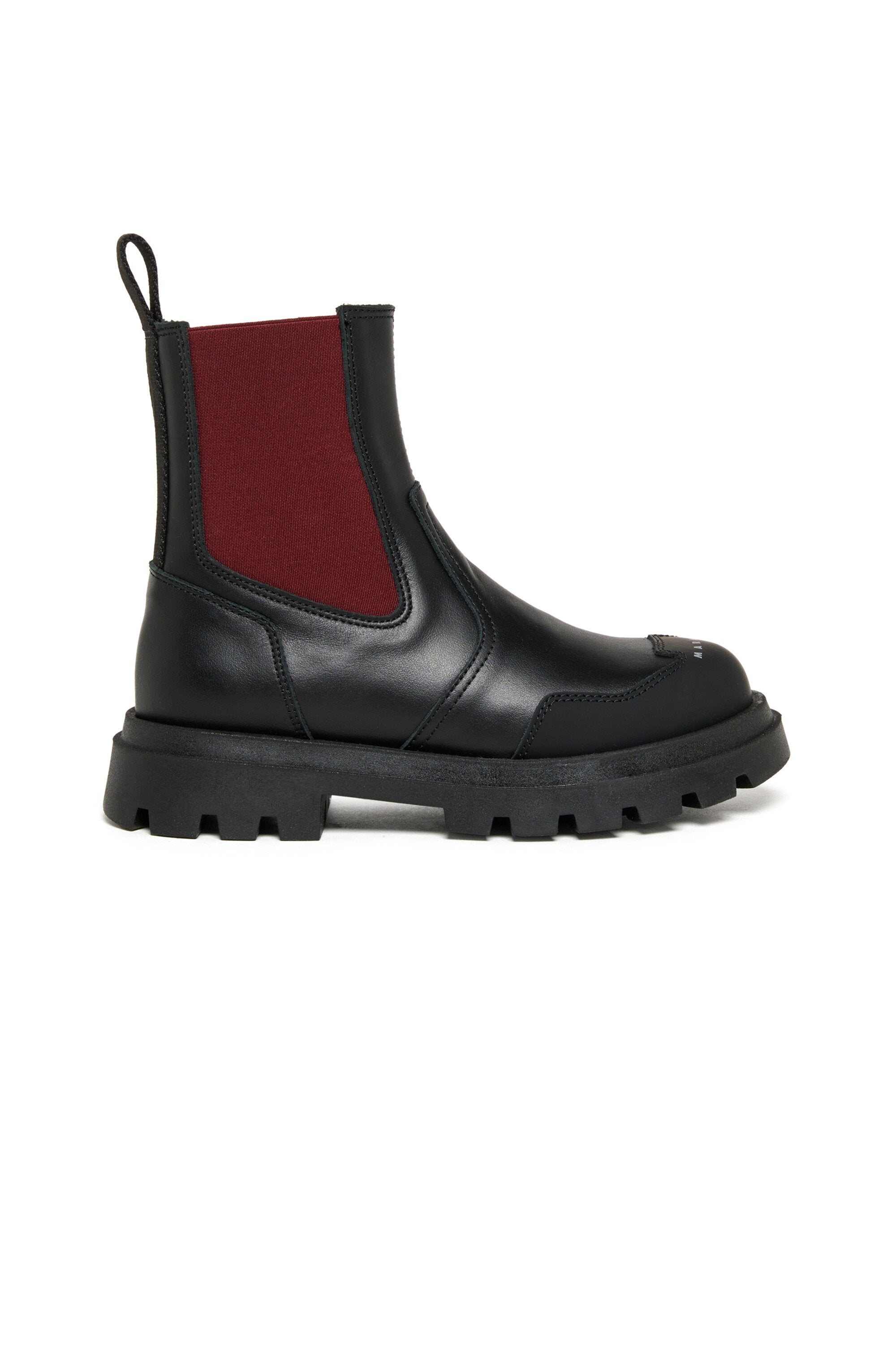つま先にロゴ入りのチェルシー・ブーツ