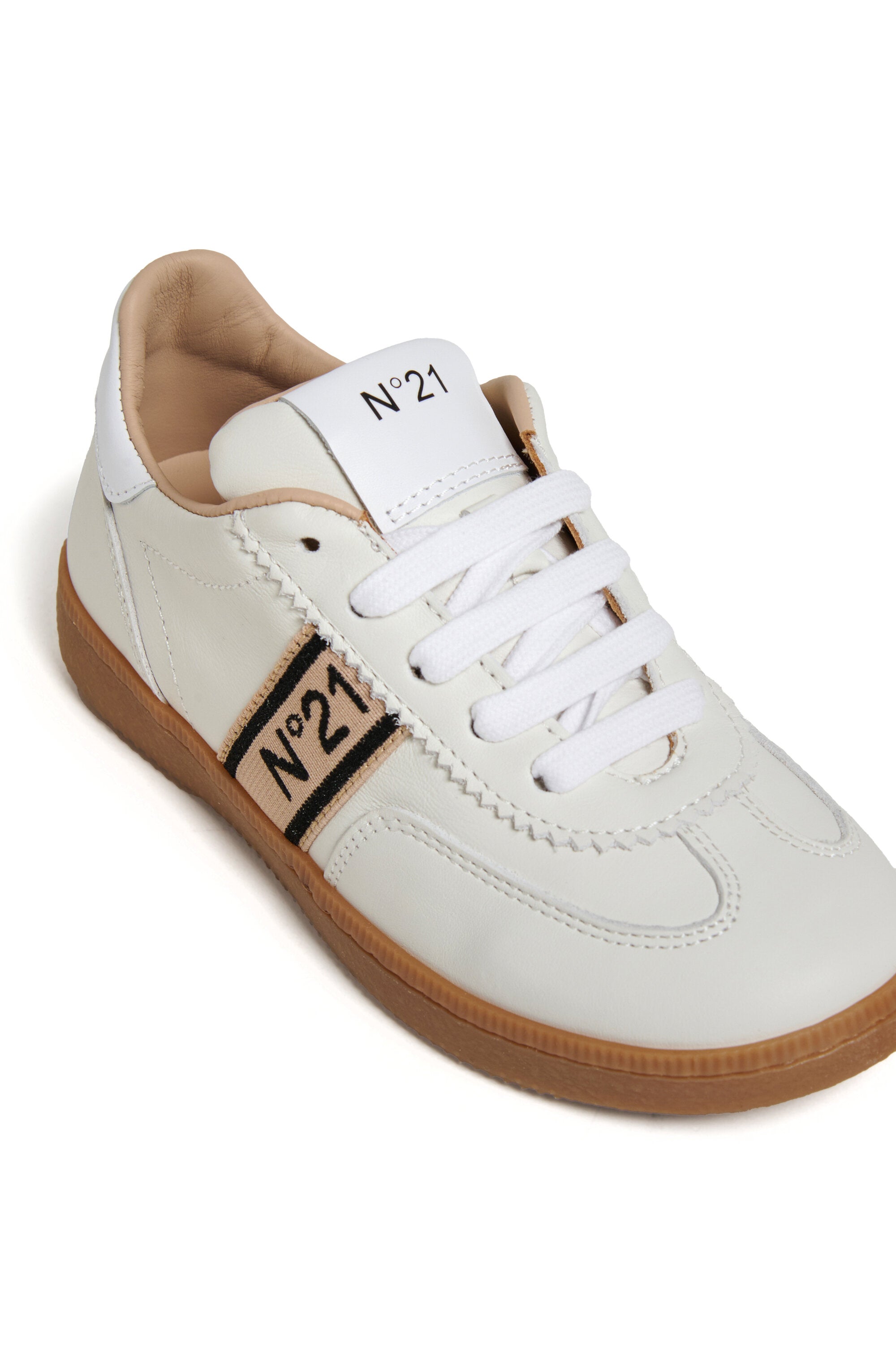 ロゴ入りスニーカー