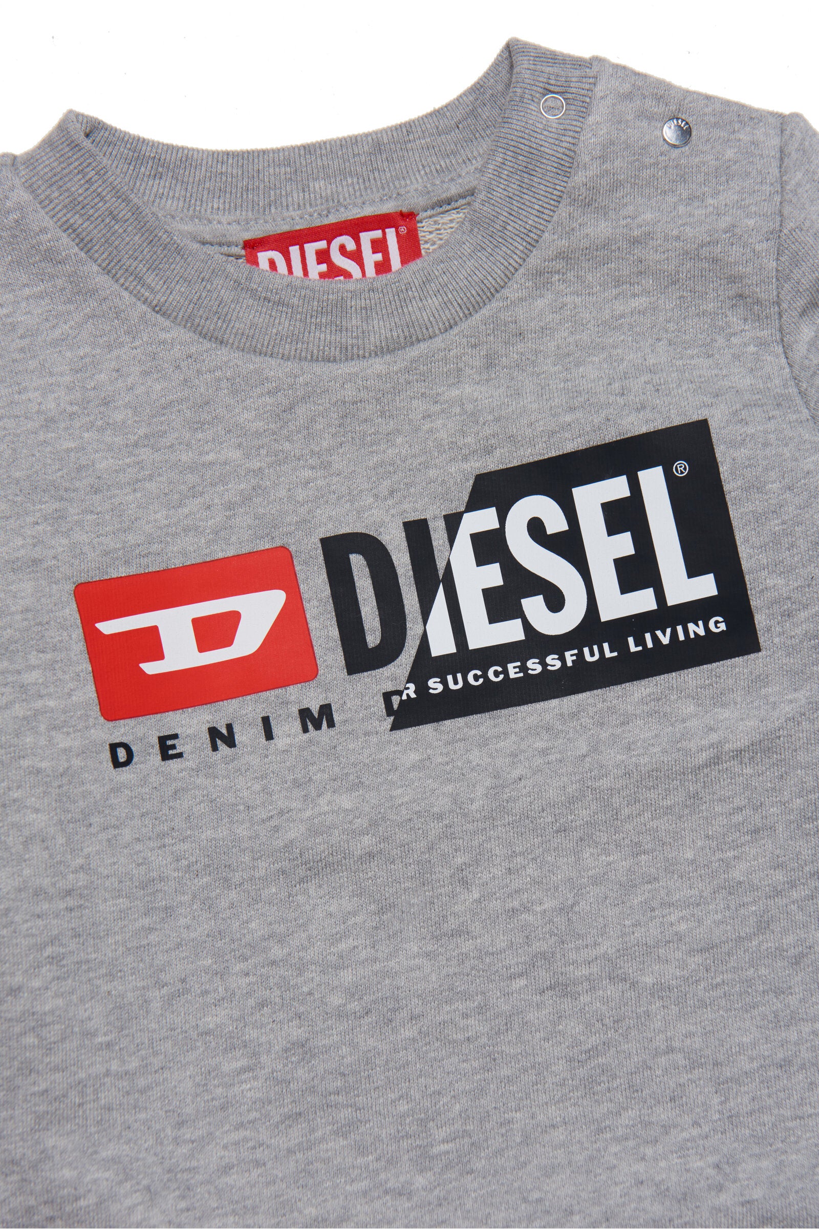 Diesel doubleのロゴとスナップボタン留めのグレーのスウェットシャツ